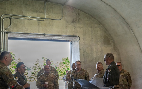 Lt. Gen. Ahmann Visits the 180FW