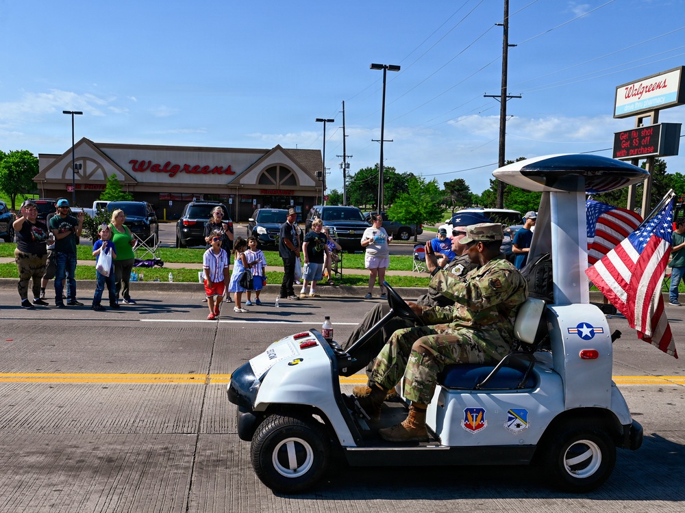 552nd ACW attends the 2026 Del City Armed Forces Parade