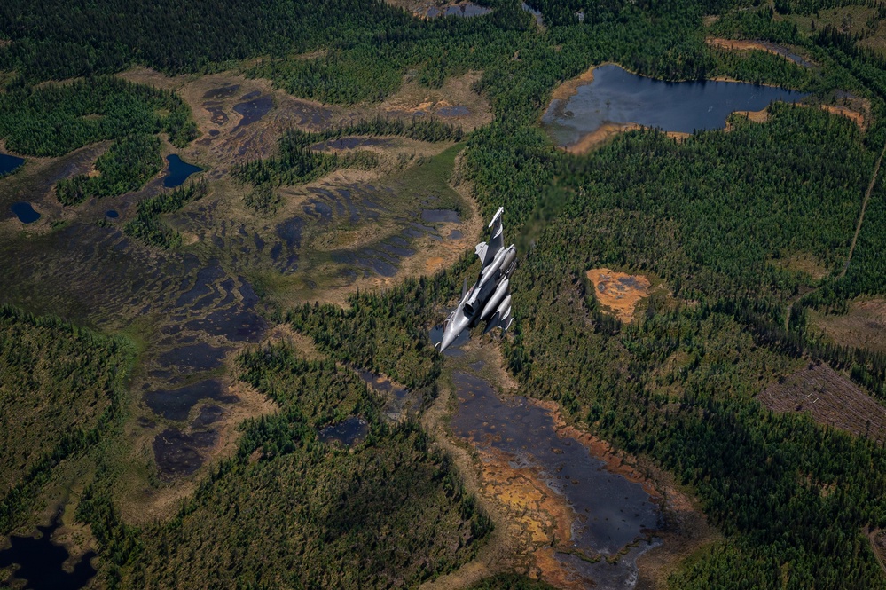Kentcuky Airmen provide tactical airlift for RAFL26 formation flight