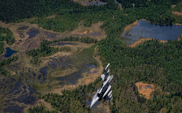 Kentcuky Airmen provide tactical airlift for RAFL26 formation flight