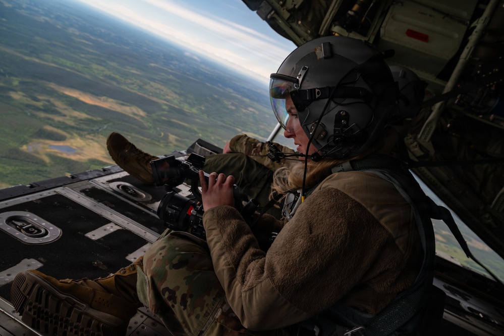 Kentcuky Airmen provide tactical airlift for RAFL26 formation flight