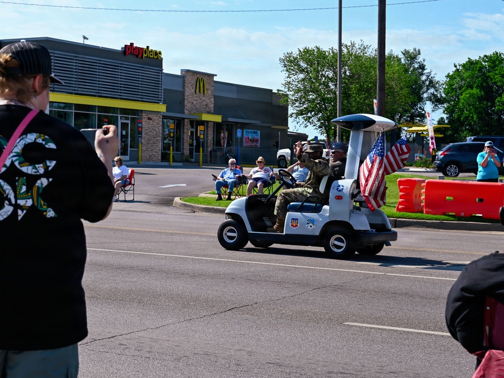 552nd ACW attends the 2026 Del City Armed Forces Parade