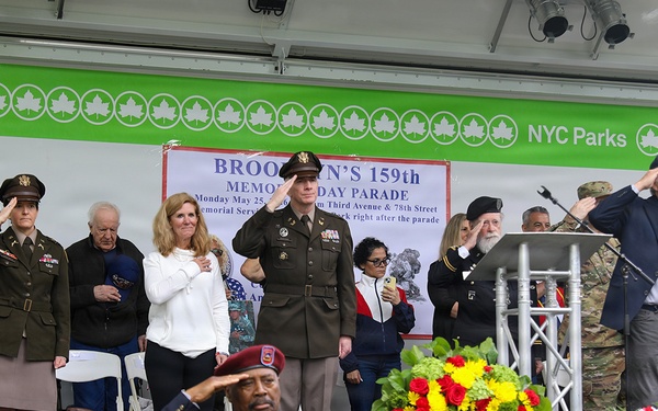 Army Reserve leads Brooklyn in honoring fallen heroes
