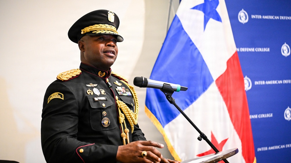 IADC Class 65 Attends Panama Alumni Meeting and Hall of Honor Ceremony