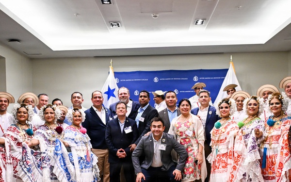 IADC Class 65 Attends Panama Alumni Meeting and Hall of Honor Ceremony
