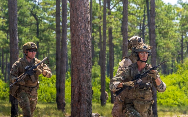 FLEETEX 250 | U.S. and French Marines Participate in a Bilateral Company Live-Fire Range