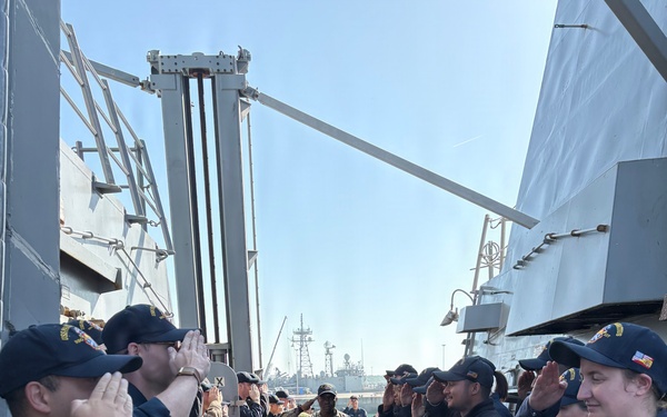 USS PAUL IGNATIUS bids farewell to departing sailors