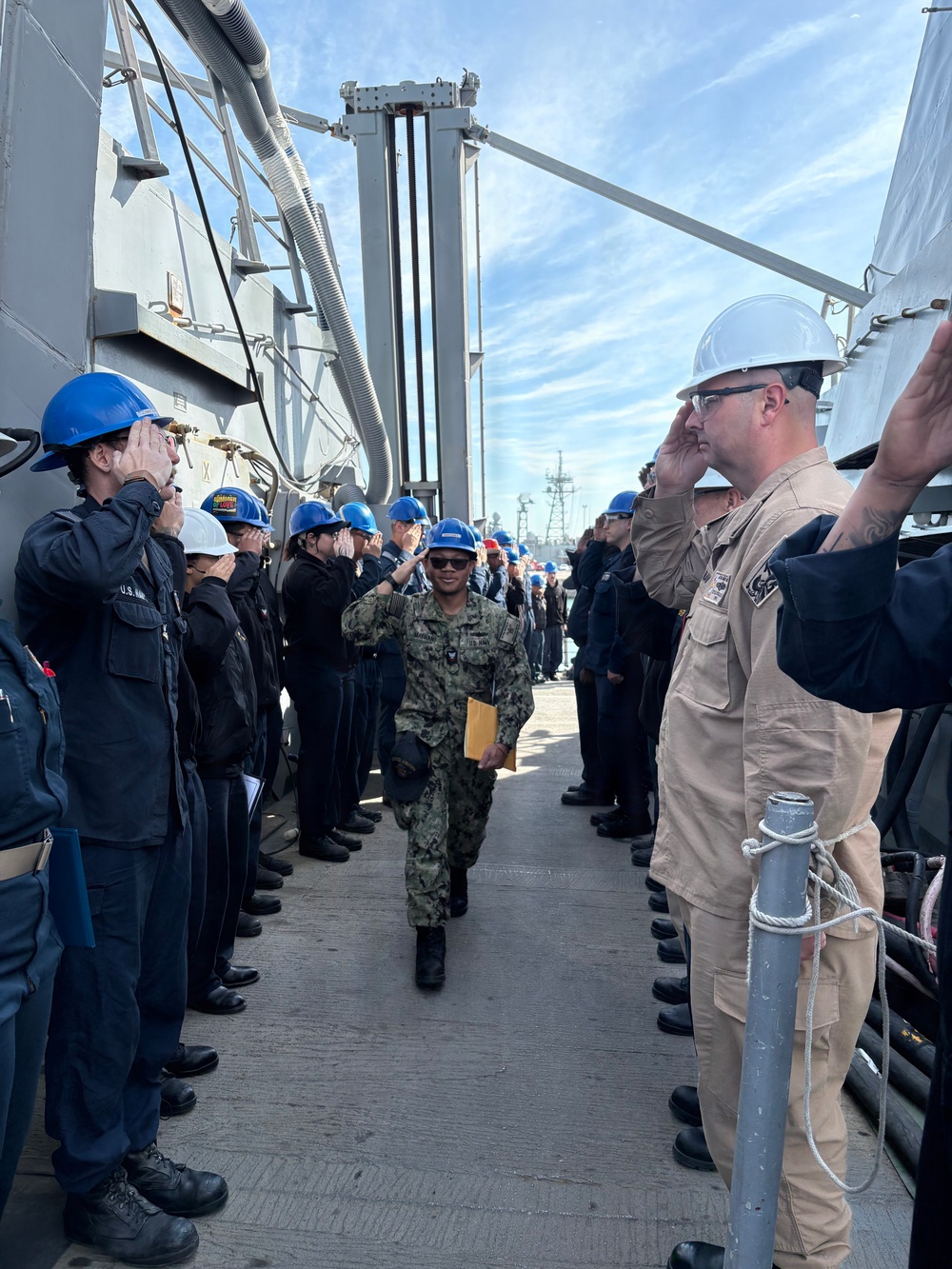 USS PAUL IGNATIUS bids farewell to departing sailors