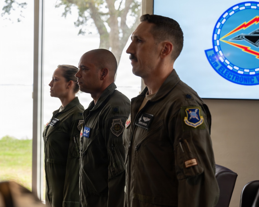 36 EWS welcomes new commander