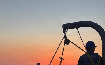 USS PAUL IGNATIUS (DDG 117) conducts search and rescue drills
