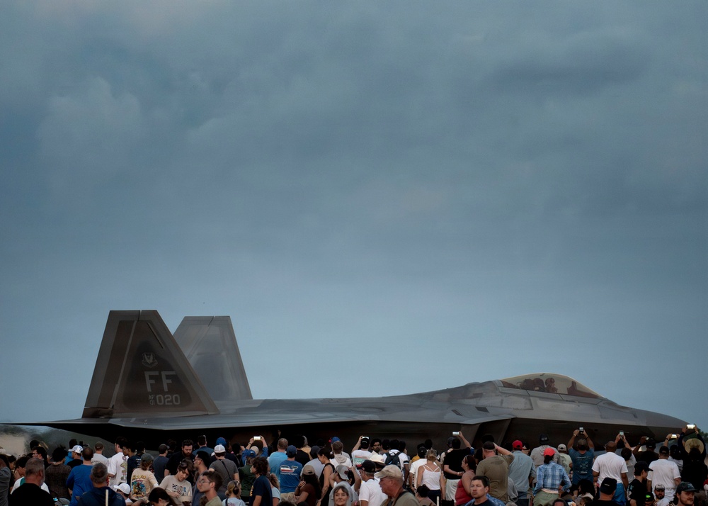 F-22 Aerial Demonstration Team brings the fun to SUN 'n FUN Aerospace Expo