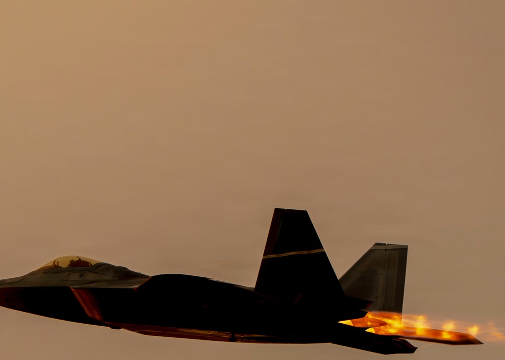 F-22 Aerial Demonstration Team brings the fun to SUN 'n FUN Aerospace Expo