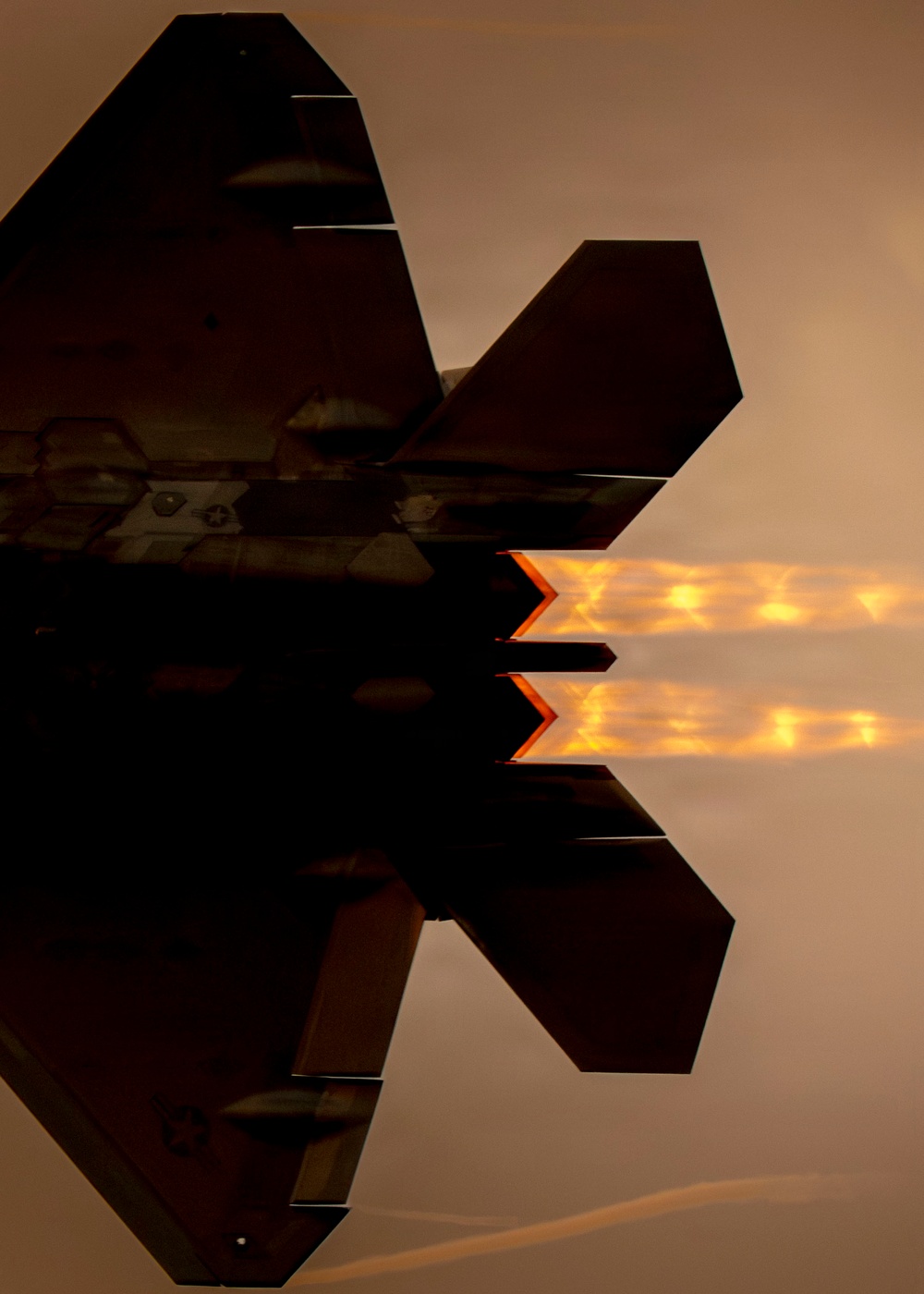 F-22 Aerial Demonstration Team brings the fun to SUN 'n FUN Aerospace Expo