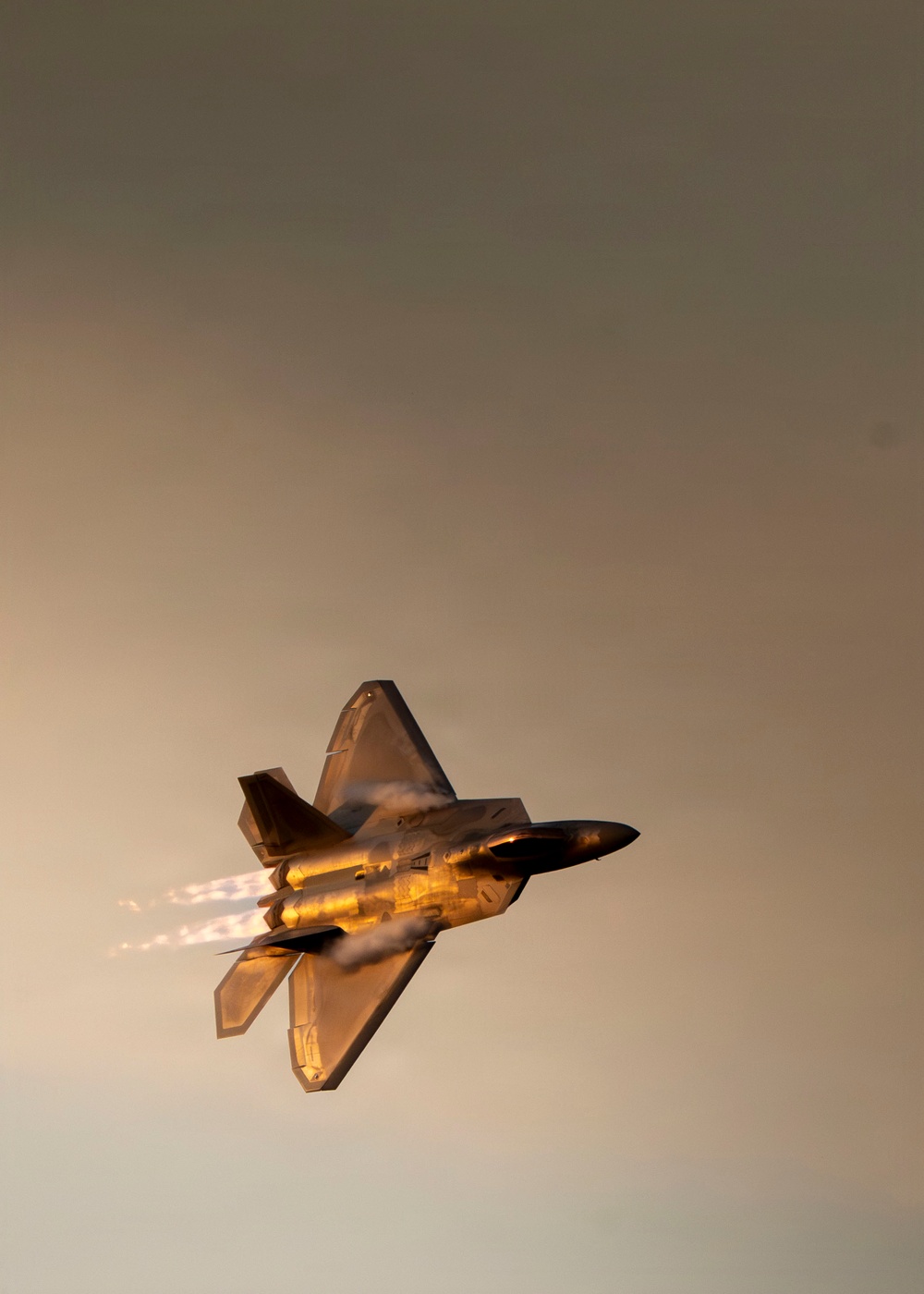 F-22 Aerial Demonstration Team brings the fun to SUN 'n FUN Aerospace Expo