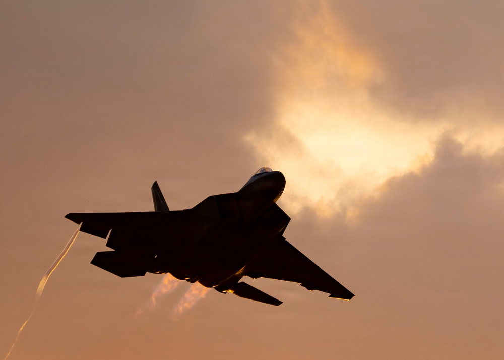 F-22 Aerial Demonstration Team brings the fun to SUN 'n FUN Aerospace Expo
