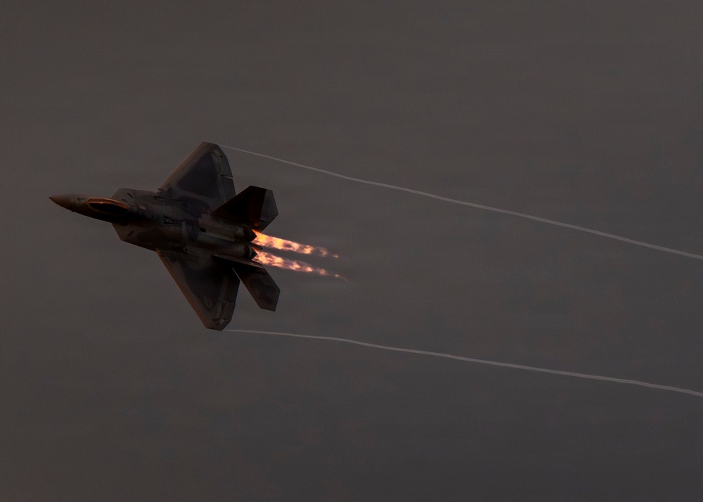 F-22 Aerial Demonstration Team brings the fun to SUN 'n FUN Aerospace Expo