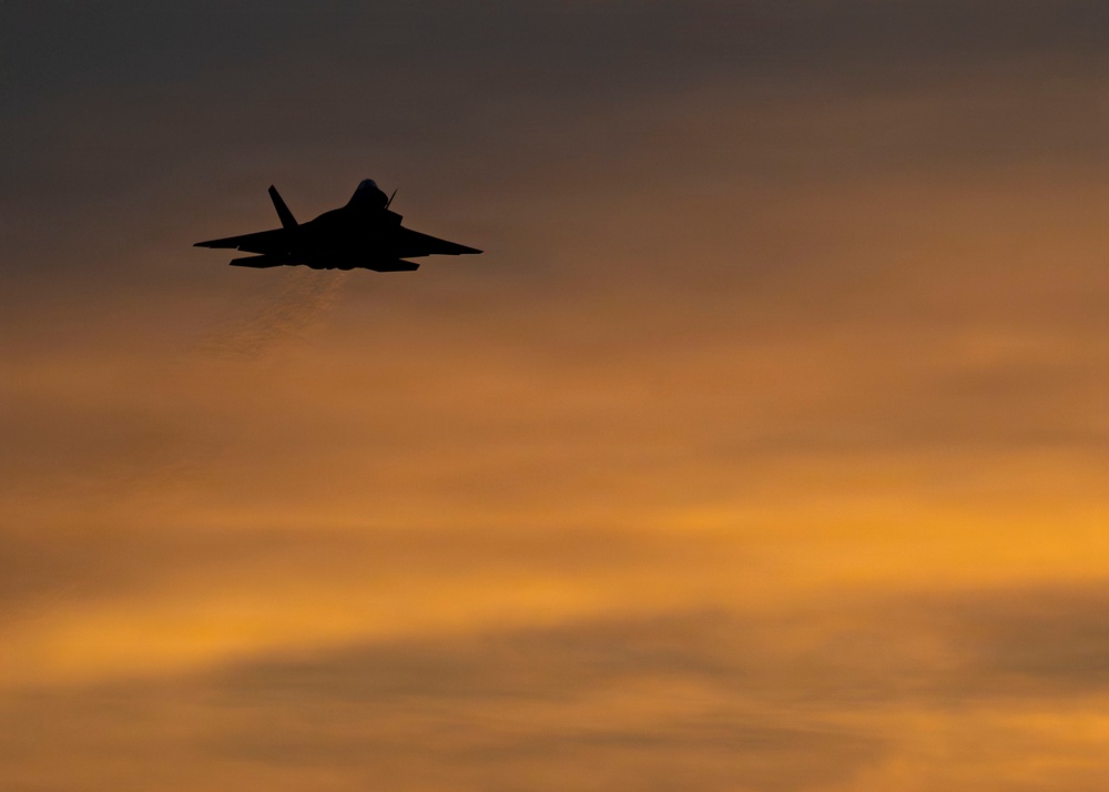 F-22 Aerial Demonstration Team brings the fun to SUN 'n FUN Aerospace Expo