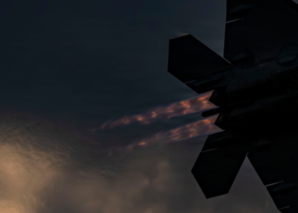 F-22 Aerial Demonstration Team brings the fun to SUN 'n FUN Aerospace Expo