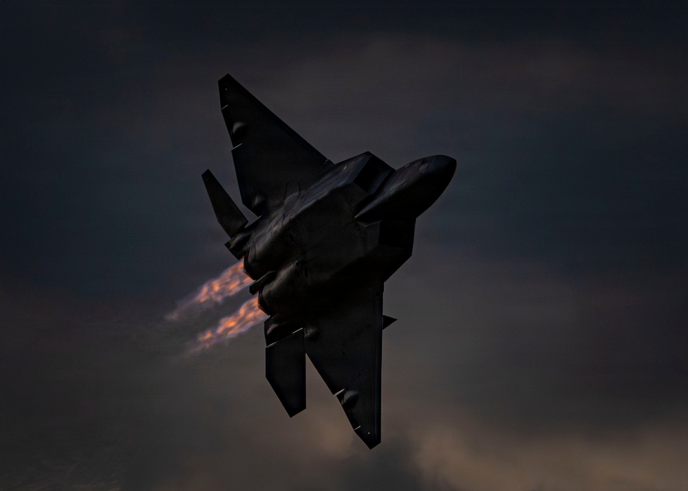 F-22 Aerial Demonstration Team brings the fun to SUN 'n FUN Aerospace Expo