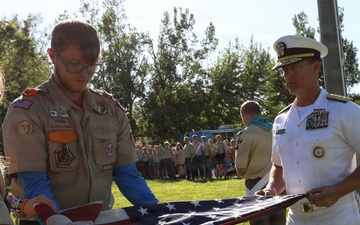 Adm Nowakowski Assists in the Lowering of the American Flag during Navy Week Omaha