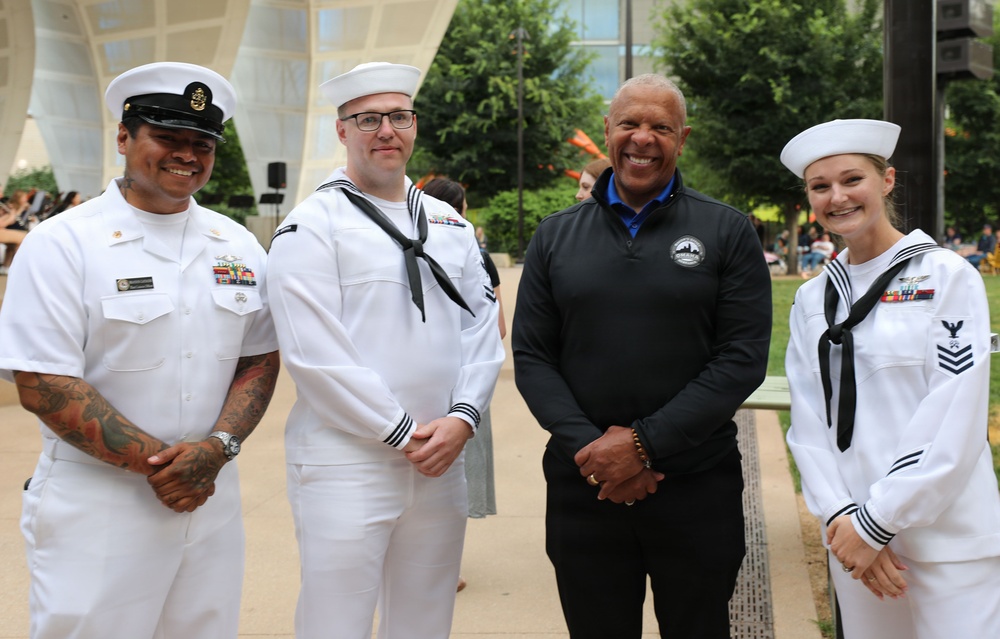 Omaha Mayor speaks with sailors