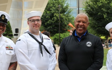 Omaha Mayor speaks with sailors