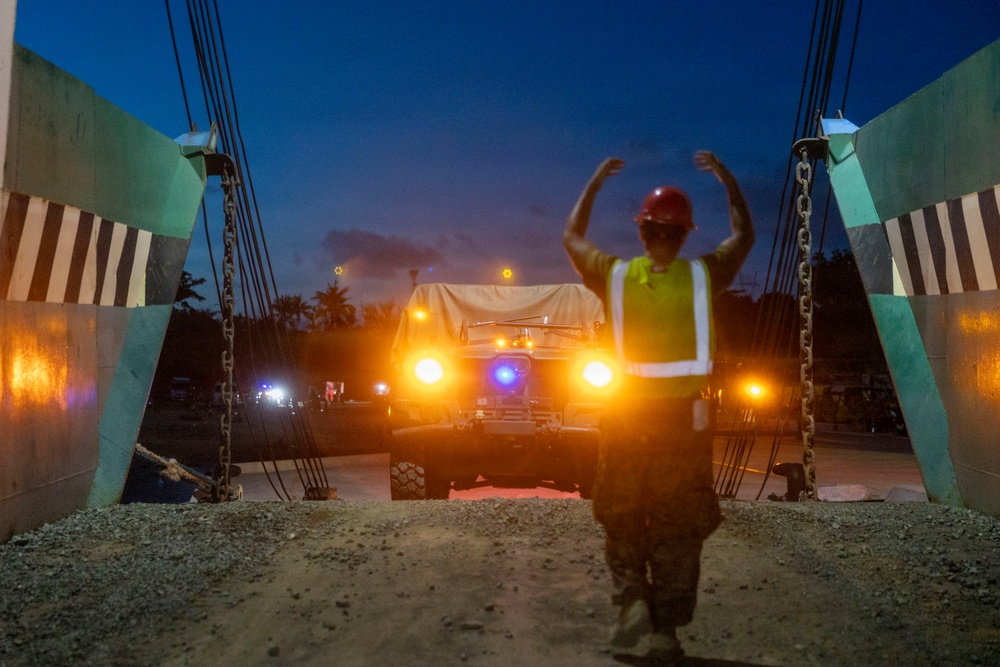 3rd Marine Littoral Regiment loads Philippine surface connectors during KAMANDAG 10