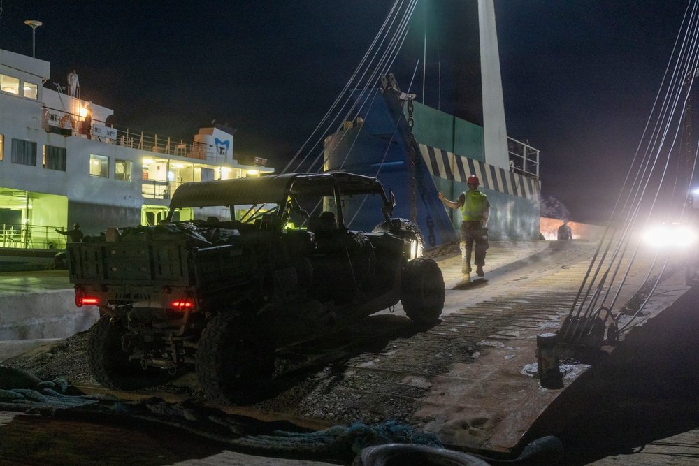 3rd Marine Littoral Regiment loads Philippine surface connectors during KAMANDAG 10