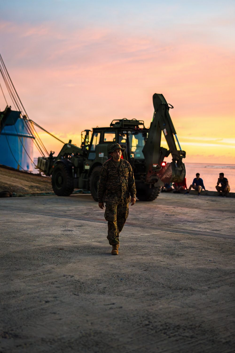 3rd Marine Littoral Regiment loads Philippine surface connectors during KAMANDAG 10