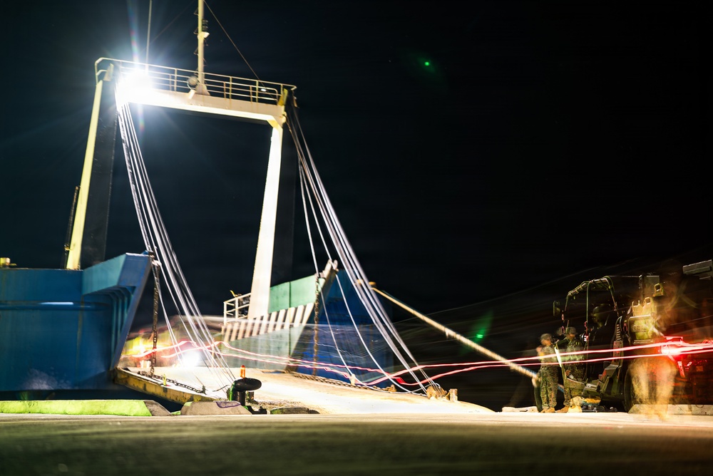 3rd Marine Littoral Regiment loads Philippine surface connectors during KAMANDAG 10