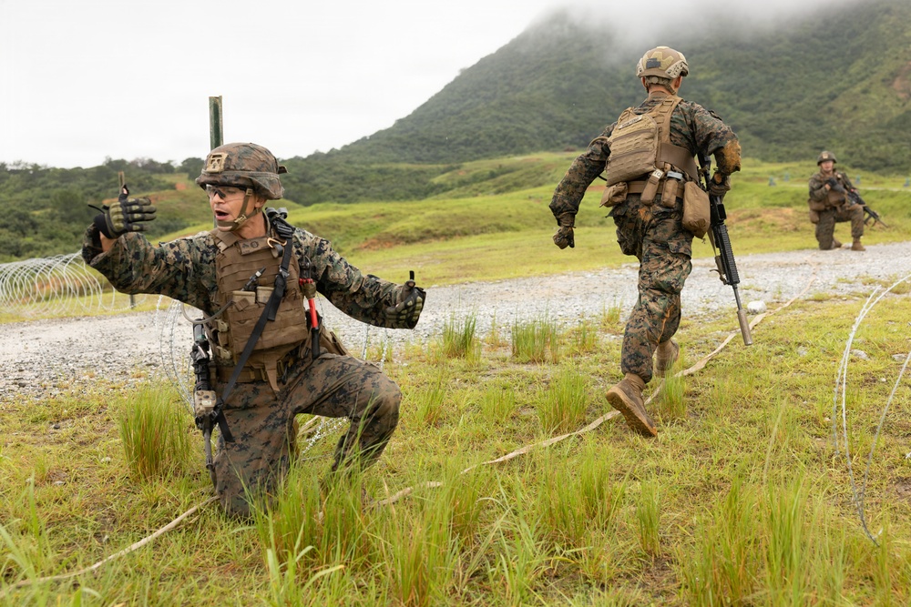 U.S. Marines with 4th Marine Regiment conduct Live Fire Range