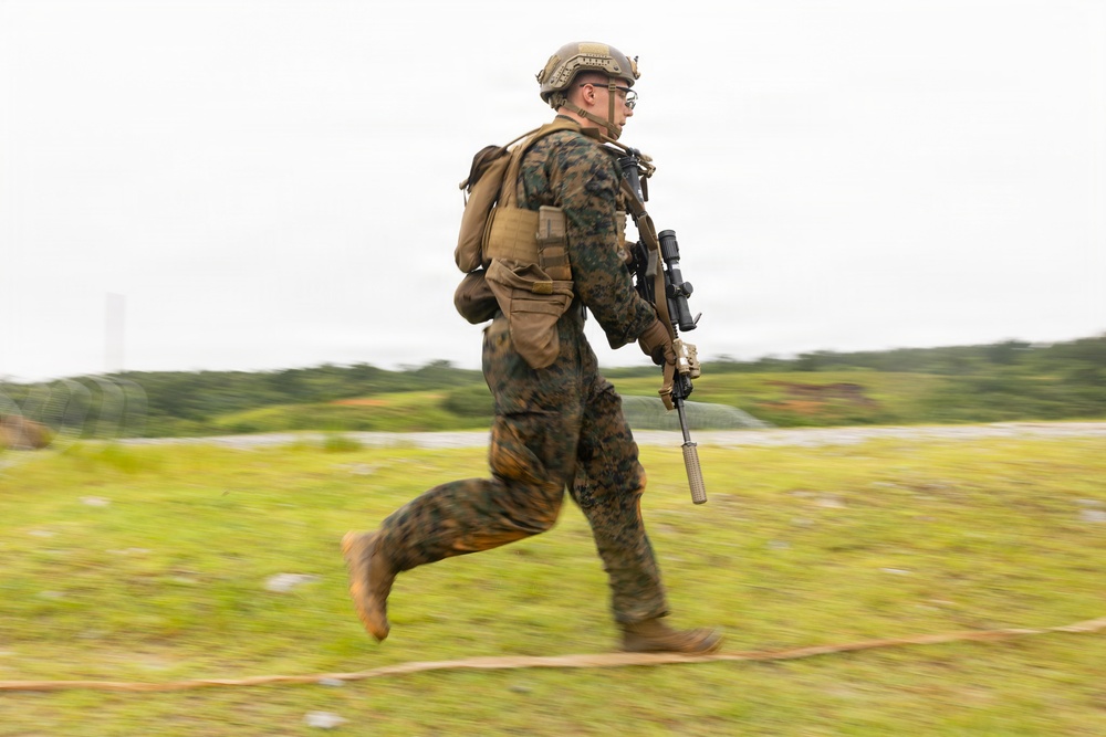 U.S. Marines with 4th Marine Regiment conduct Live Fire Range