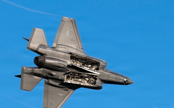 F-35 demonstration