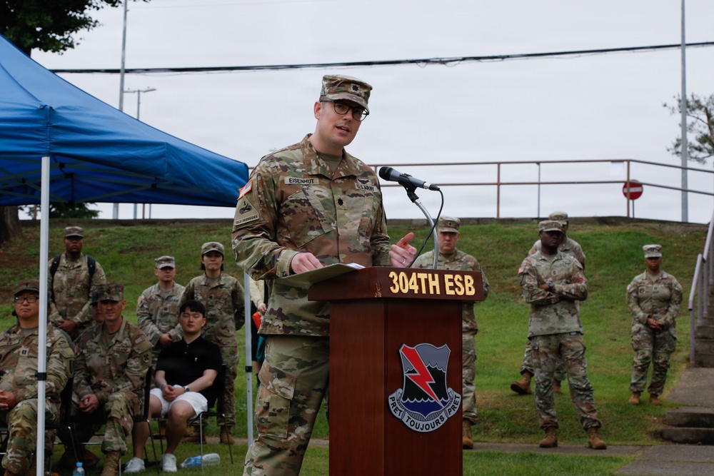 304th ESB-E Holds Change of Command Ceremony