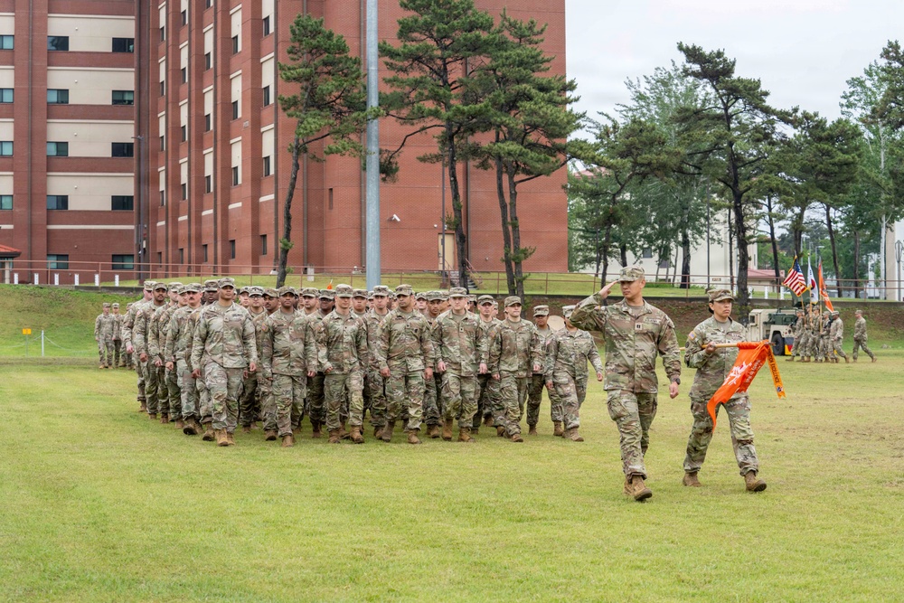 304th ESB-E Holds Change of Command Ceremony