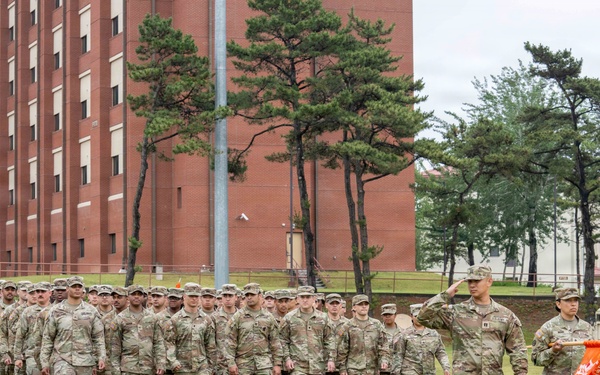 304th ESB-E Holds Change of Command Ceremony