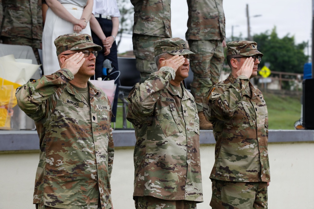 304th ESB-E Holds Change of Command Ceremony