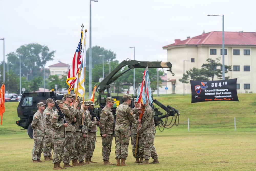 304th ESB-E Holds Change of Command Ceremony