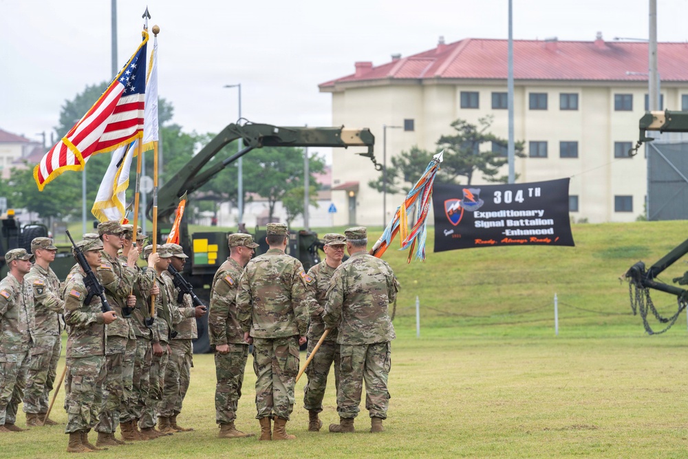 304th ESB-E Holds Change of Command Ceremony