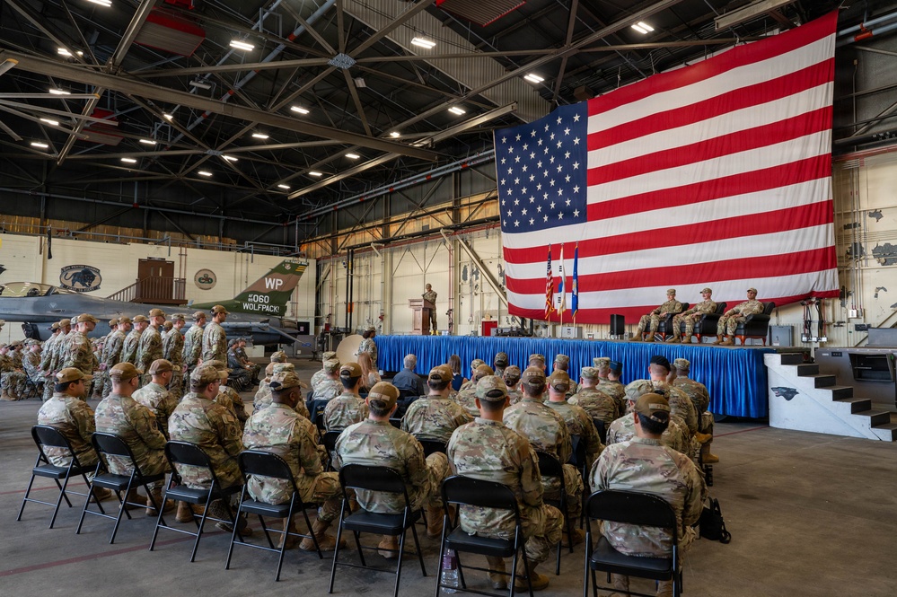 8th CS welcomes new commander