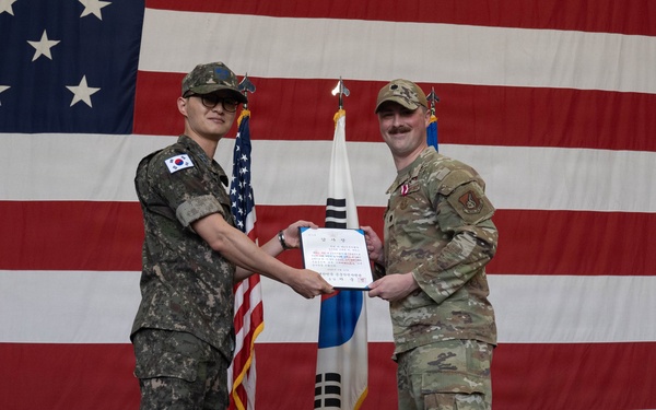 8th CS welcomes new commander
