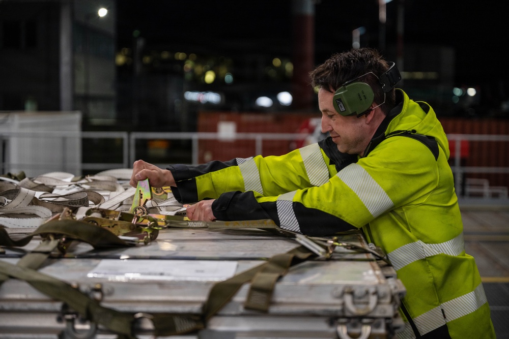 Day or Night – Dawgs on-site