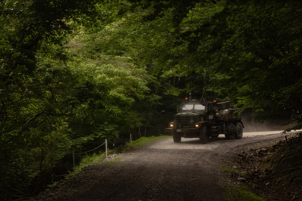 HIJUDAI MANEUVER AREA, OITA, JAPAN – U.S. Marines with 12th Marine Littoral Regiment Rehearse Bilateral Vehicle Recovery Procedures During Exercise Resolute Dragon 26
