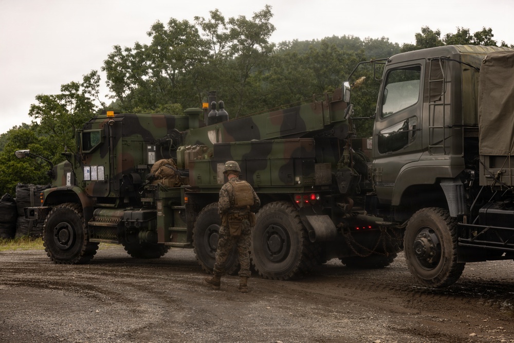 HIJUDAI MANEUVER AREA, OITA, JAPAN – U.S. Marines with 12th Marine Littoral Regiment Rehearse Bilateral Vehicle Recovery Procedures During Exercise Resolute Dragon 26