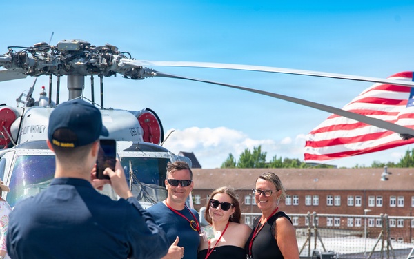 Visitors Tour Mount Whitney in Kiel, Germany
