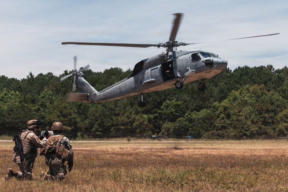 Fleet Exercise 250 | Bilateral Helicopter Support Team Training