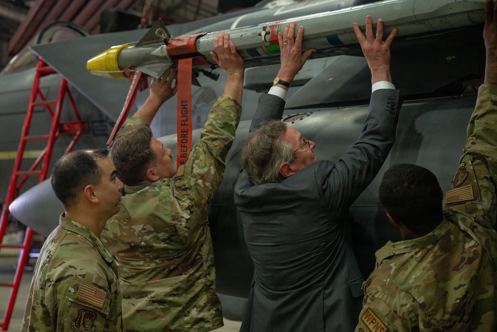 RAFL hosts US Ambassador to the UK, Northern Ireland