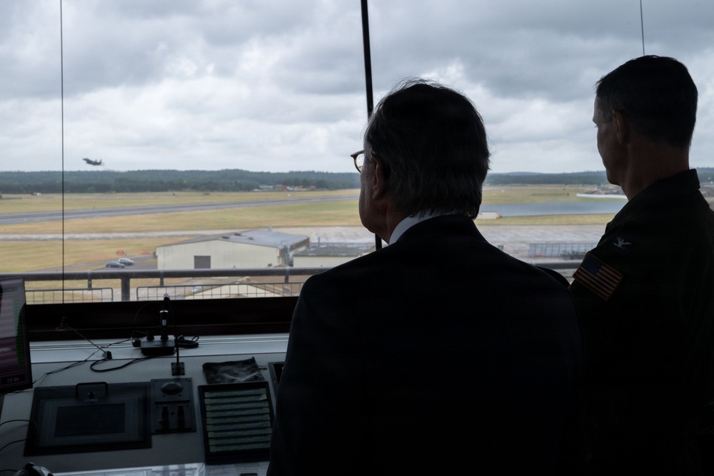 RAFL hosts US Ambassador to the UK, Northern Ireland