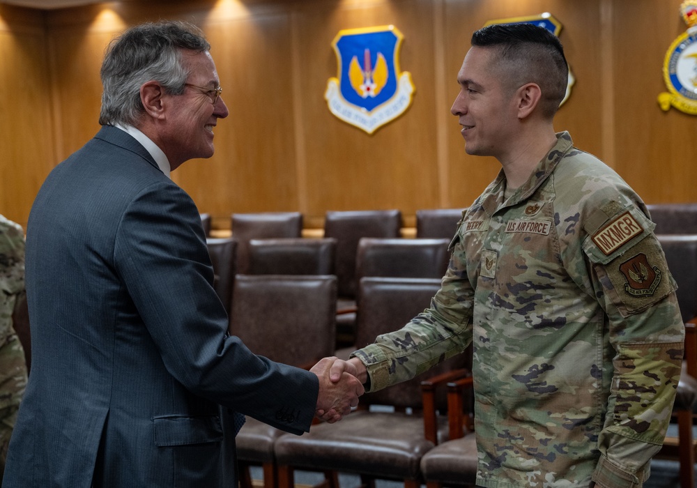RAFL hosts US Ambassador to the UK, Northern Ireland