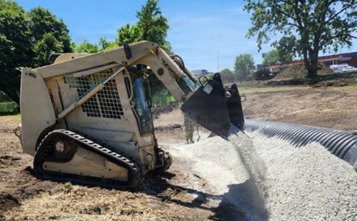 ILLINOIS ARMY NATIONAL GUARD’S 123RD ENGINEER SOLDIERS BUILD RUNNING TRACK AND RENOVATE ARMORY